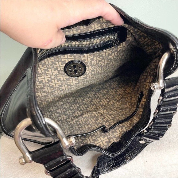 Tory Burch | Black " Horseshoe Hobo " Bag w/ Buckle Trim Handbag Bag Retail $565 - Picture 4 of 9